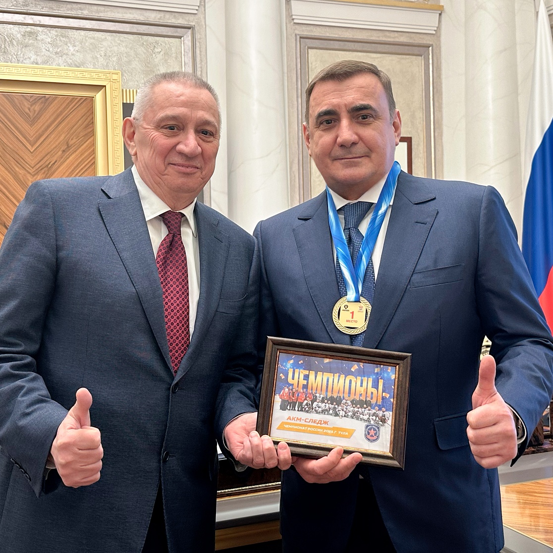 Александр Шамсутдинов передал золотую медаль Чемпионата России  по хоккею-следж Помощнику Президента РФ Алексею Геннадьевичу Дюмину  