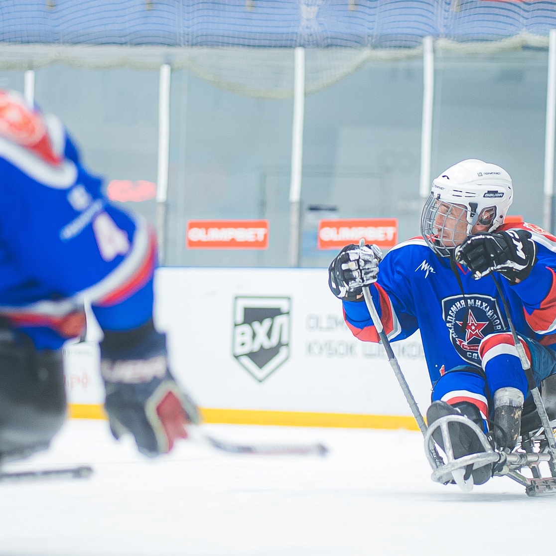 «АКМ следж» обыгрывает «Ястребов» в последнем матче первого круга на Чемпионате России