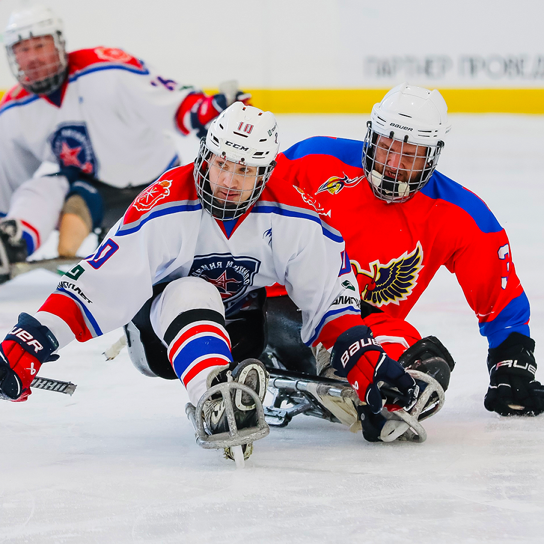Команда «АКМ-следж» одержала две победы над «Фениксом» в товарищеских матчах