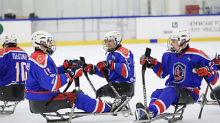 Команда «АКМ-следж» одержала две разгромные победы в товарищеских матчах с «Фениксом» 